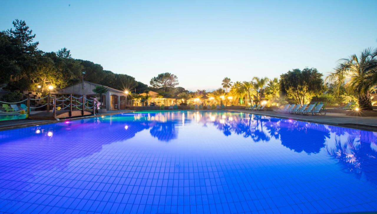 3 Bedroom Chalets Camping Lei Suves - Joycasa 로크부른수르알젠스 외부 사진