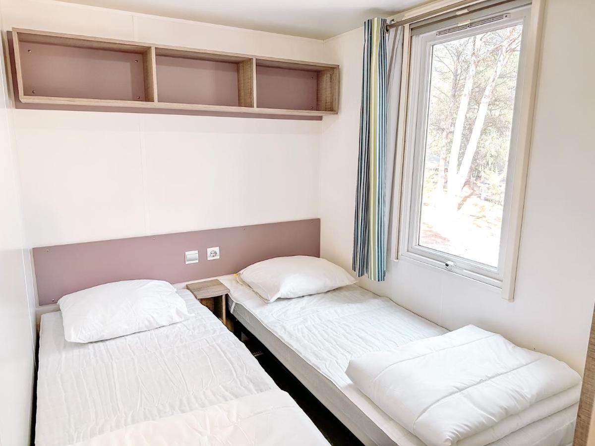 3 Bedroom Chalets Camping Lei Suves - Joycasa 로크부른수르알젠스 외부 사진