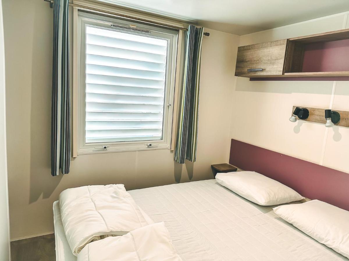 3 Bedroom Chalets Camping Lei Suves - Joycasa 로크부른수르알젠스 외부 사진