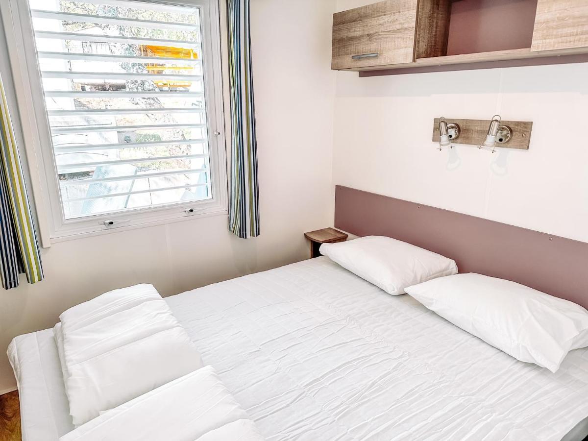 3 Bedroom Chalets Camping Lei Suves - Joycasa 로크부른수르알젠스 외부 사진