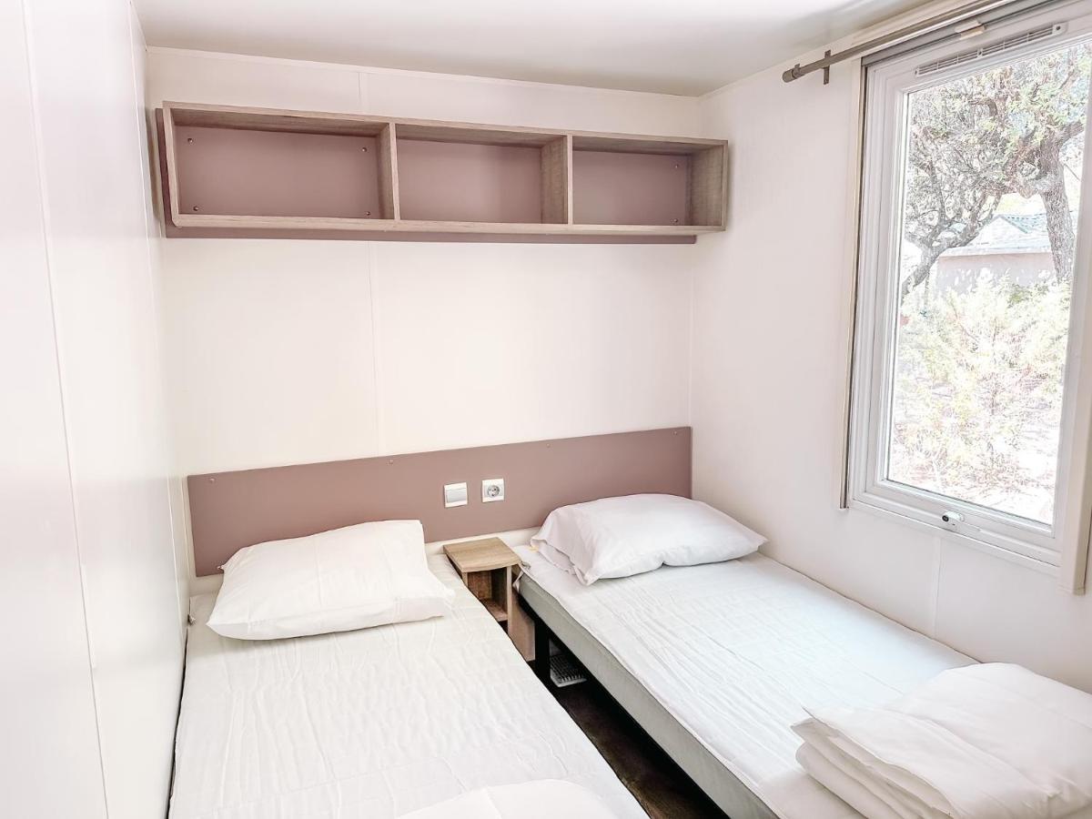 3 Bedroom Chalets Camping Lei Suves - Joycasa 로크부른수르알젠스 외부 사진