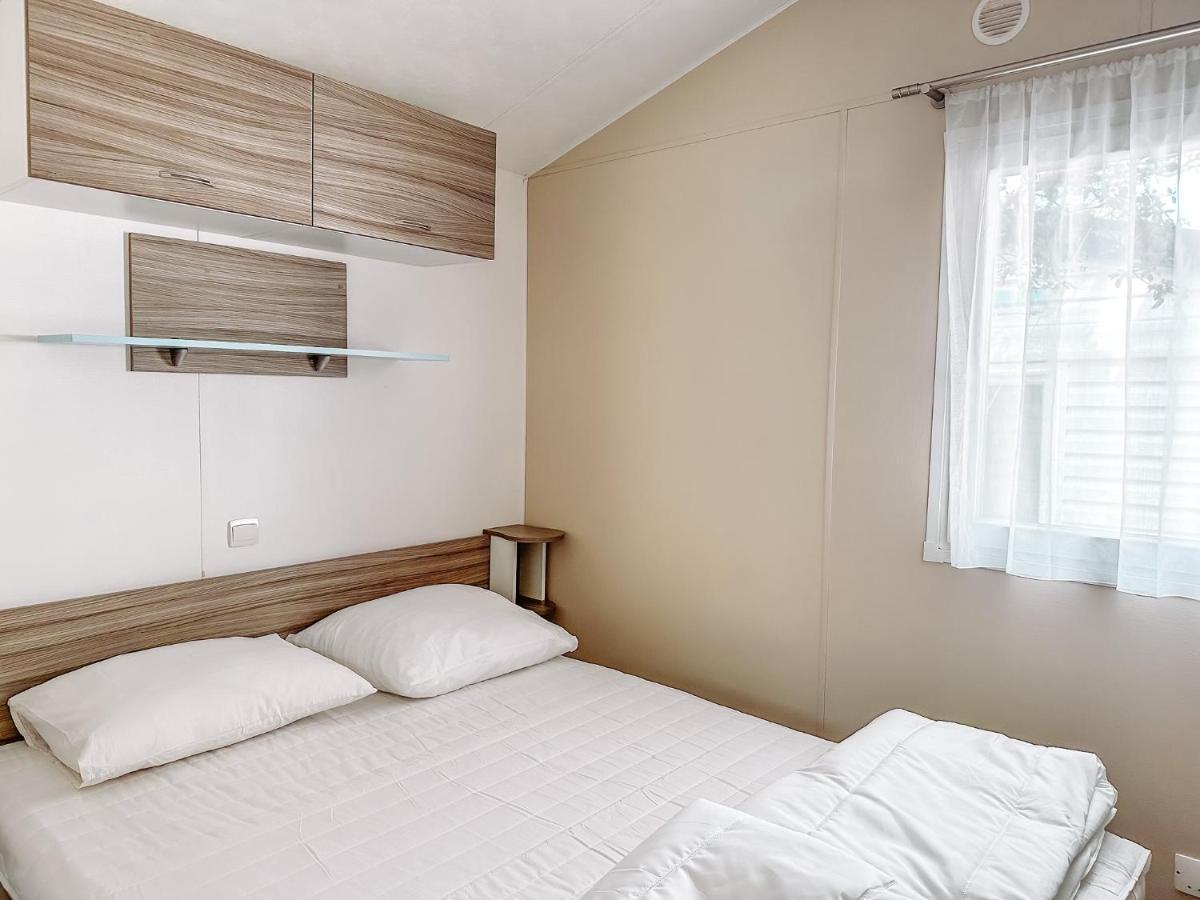 3 Bedroom Chalets Camping Lei Suves - Joycasa 로크부른수르알젠스 외부 사진